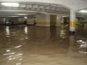 Garagem inundada